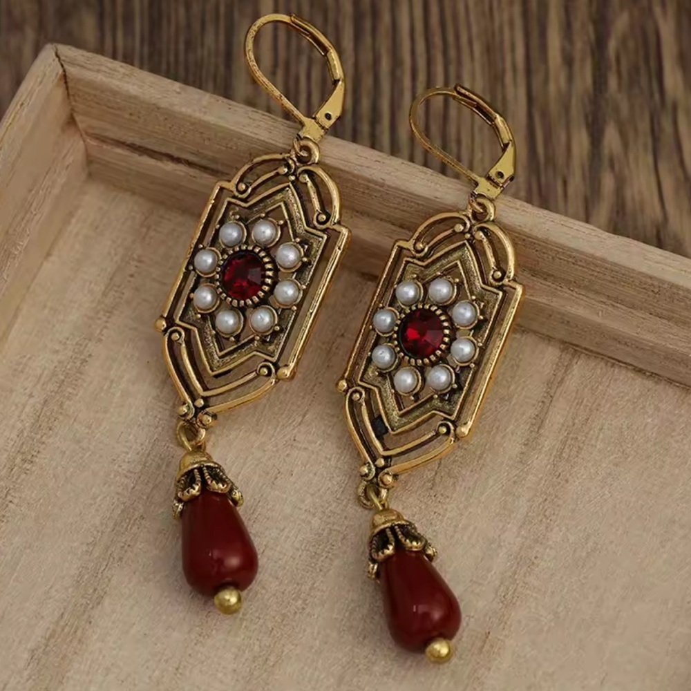 Vintage Marquis Bordo Gold Brass Earrings